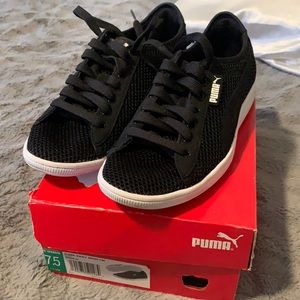 Black Puma Shoes